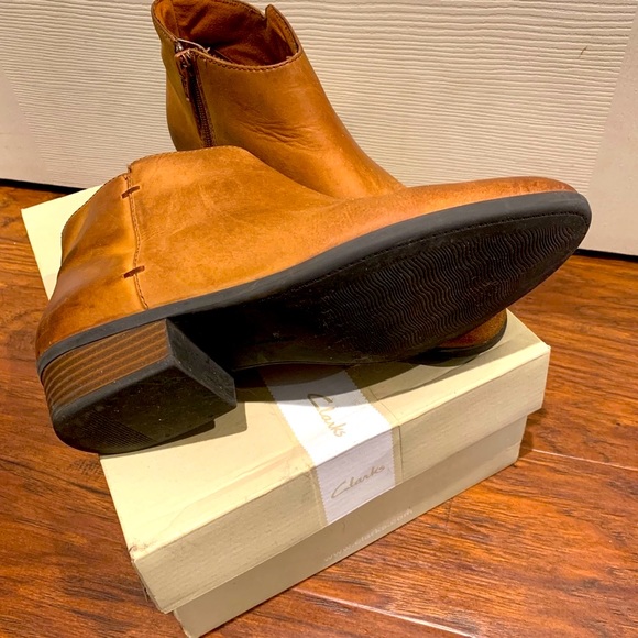 Clarks Ankle Boots - Picture 5 of 9